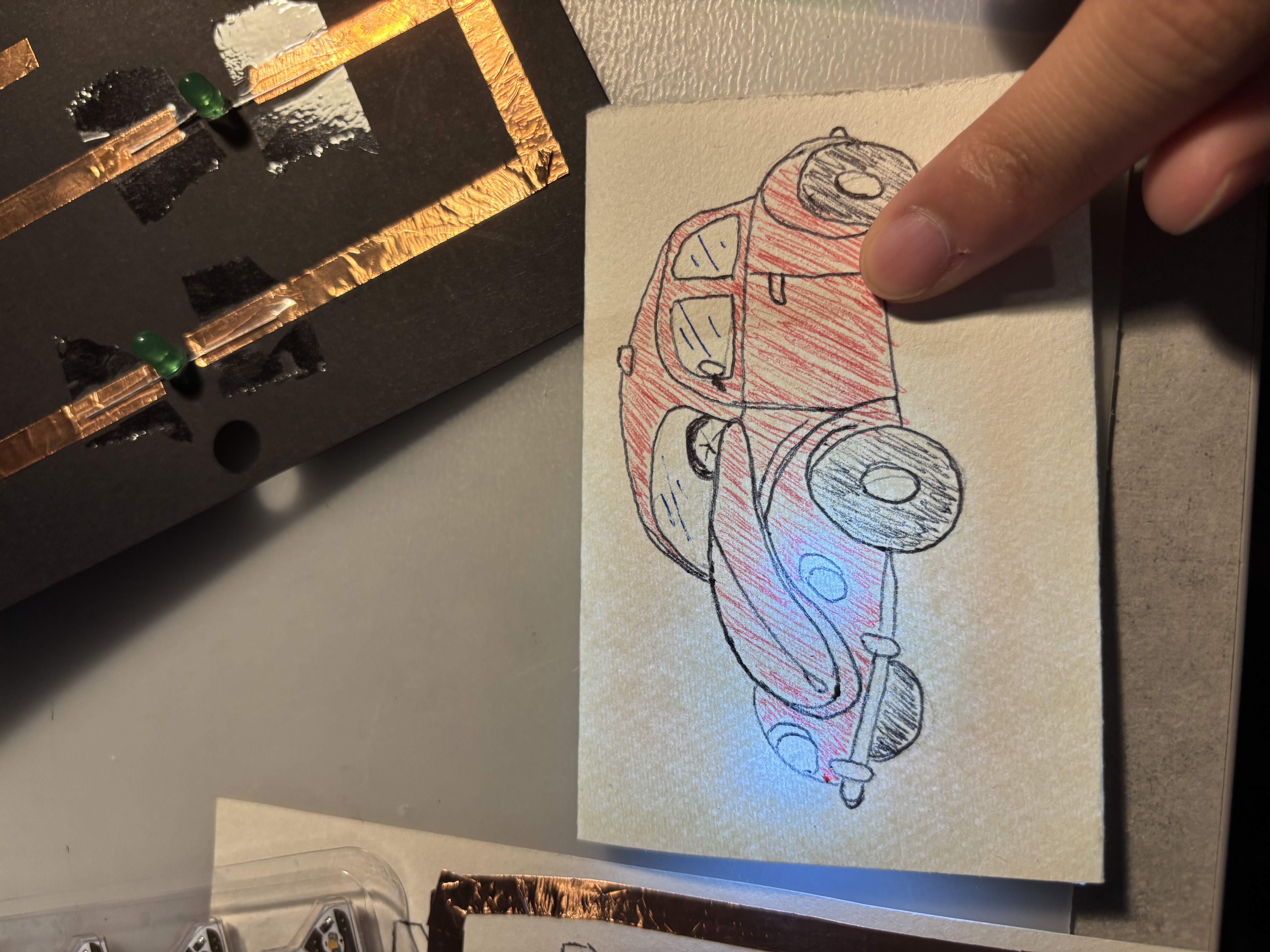 Car headlight circuit reusing the parallel circuit method.